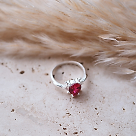 Doğal ruby taşlı özel tasarım yüzük