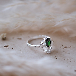 doğal zümrüt taşlı özel tasarım yüzük