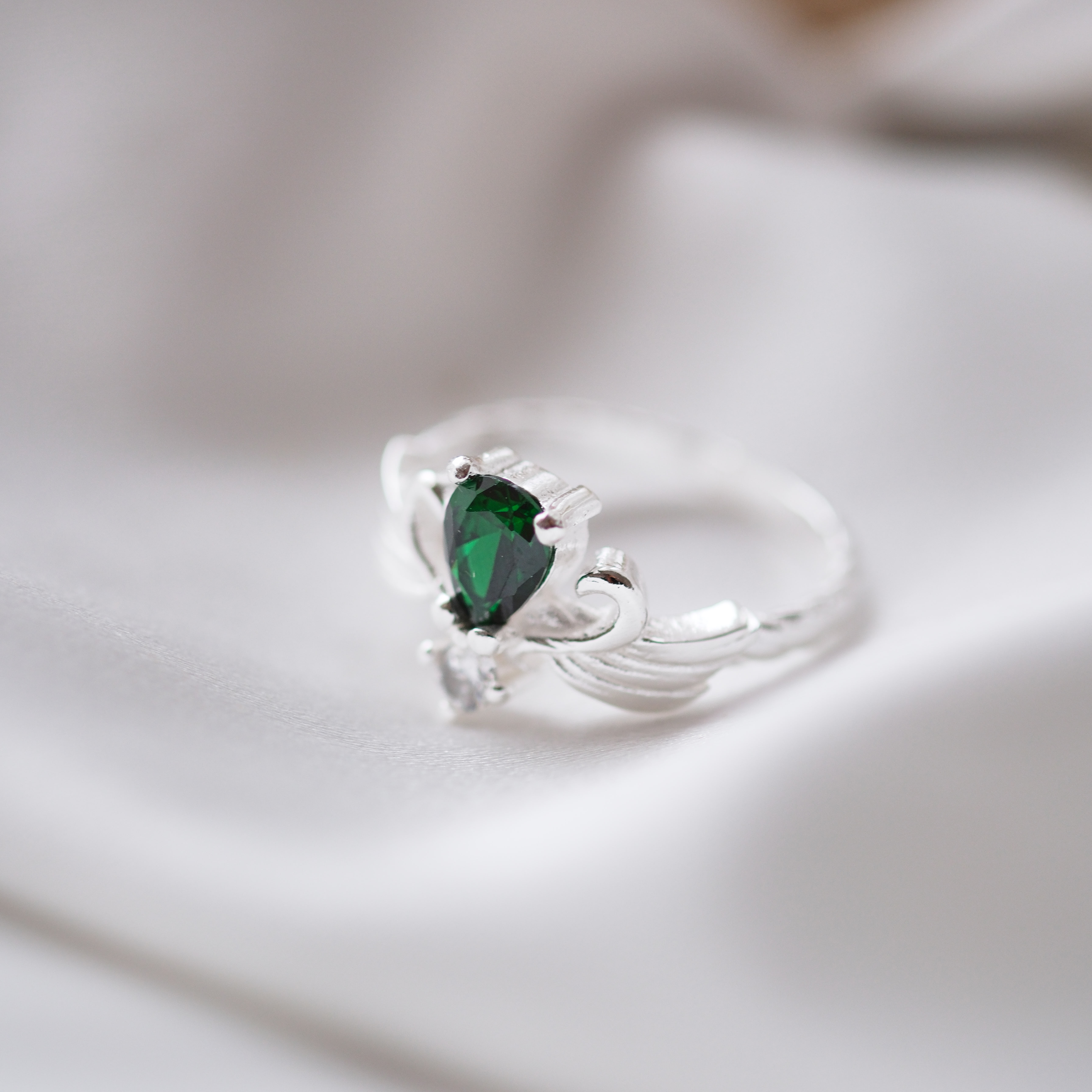 doğal zümrüt taşlı özel tasarım yüzük