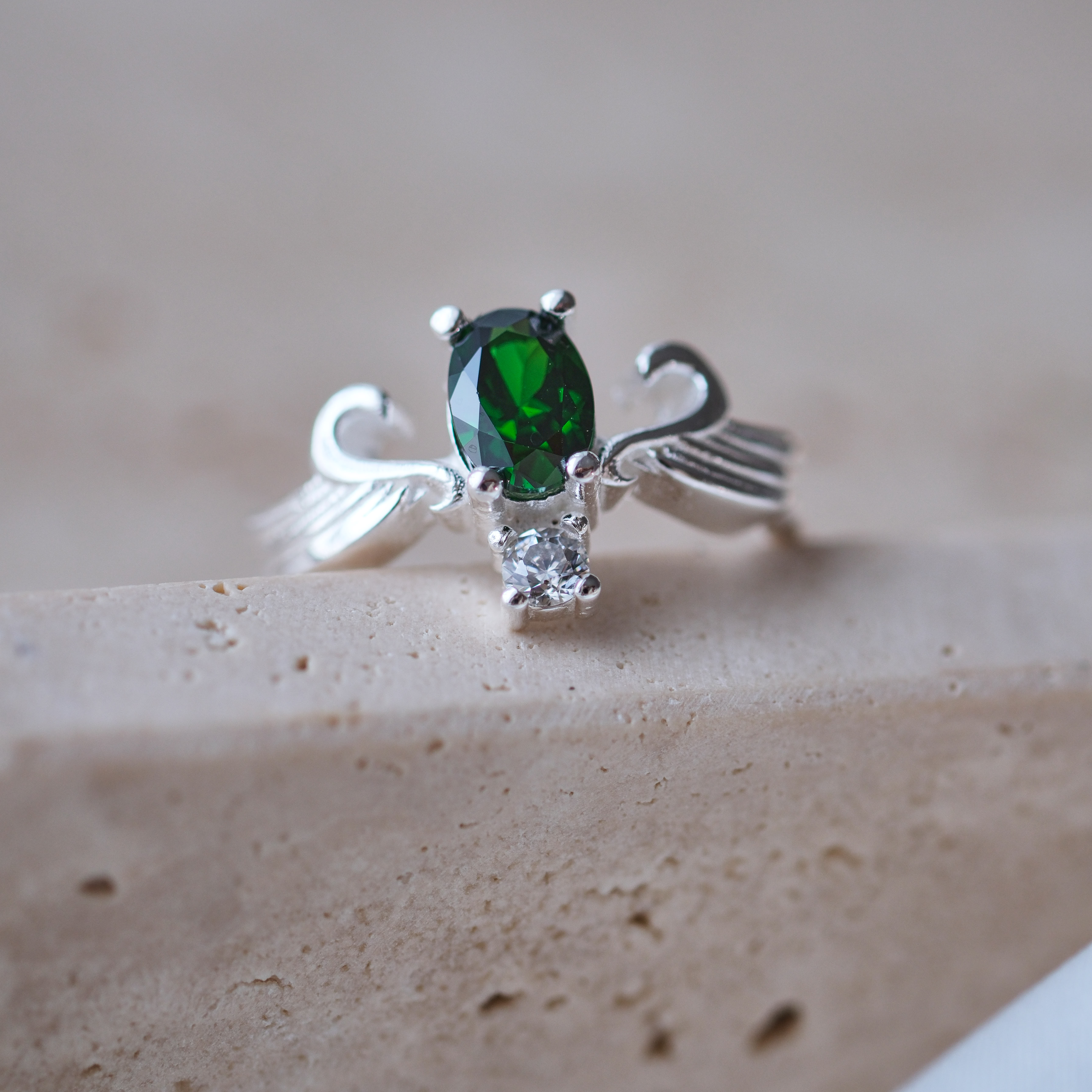 doğal zümrüt taşlı özel tasarım yüzük