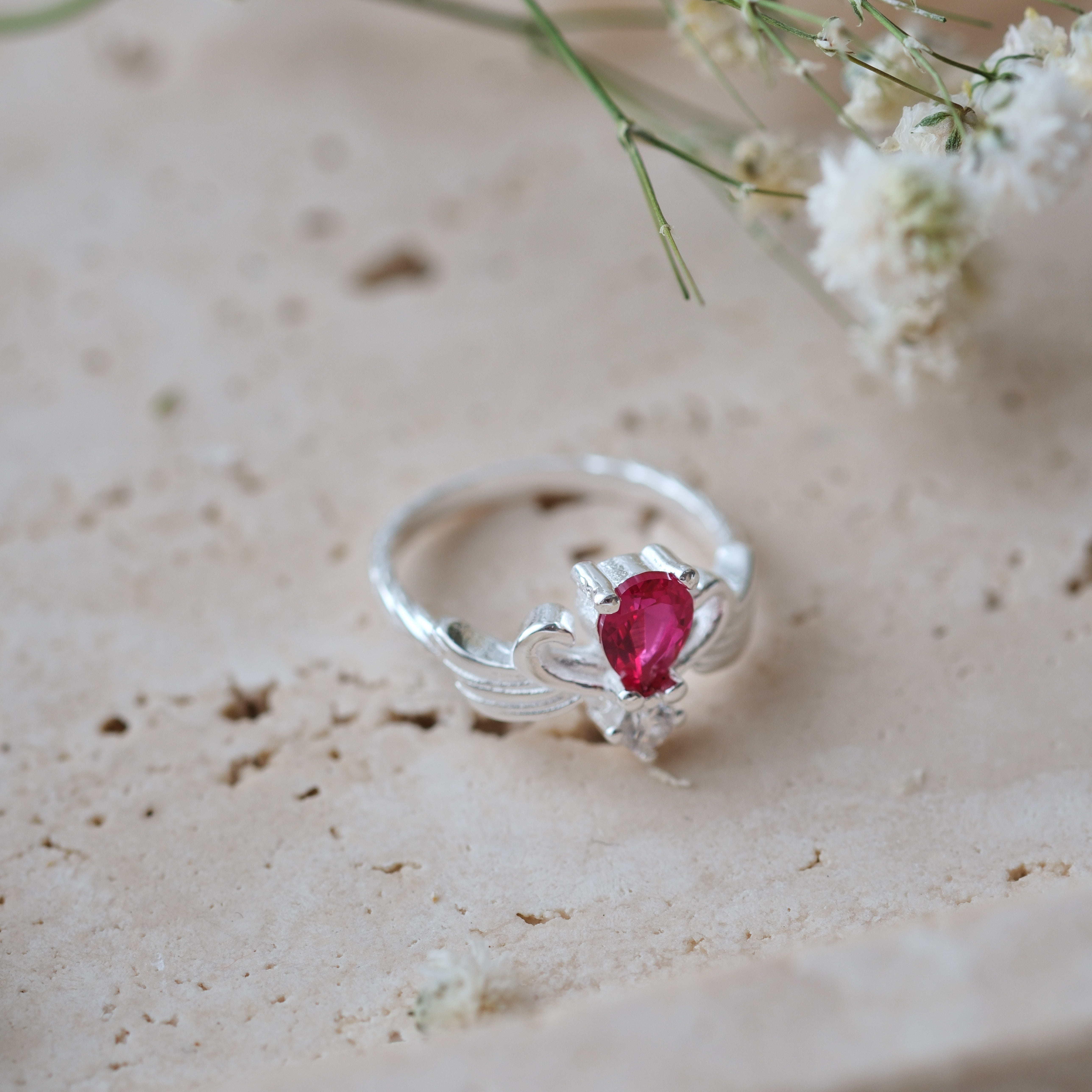 Doğal ruby taşlı özel tasarım yüzük