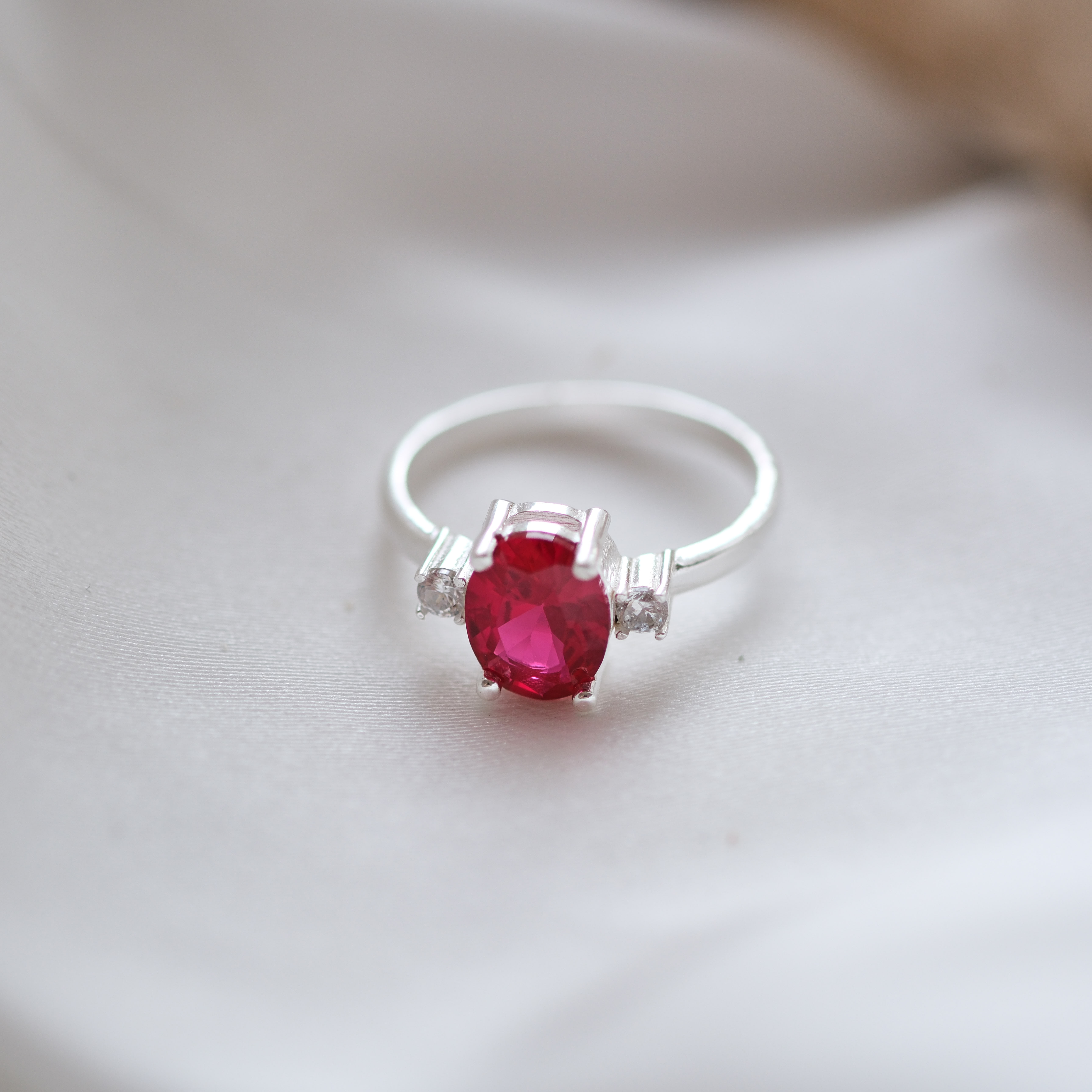 Doğal ruby taşlı özel tasarım yüzük